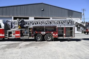2001 Sutphen 95′ Midmount Platform with Pump