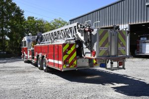 2001 Sutphen 95′ Midmount Platform with Pump