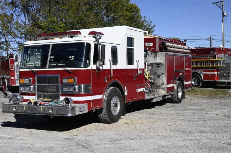 2003 Lance 1500/1000 Rural Pumper