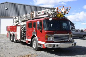 2003 LTI 104′ Aerial Quint