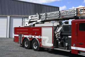 2003 LTI 104′ Aerial Quint