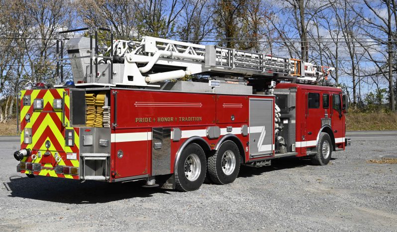 2003 LTI 104′  Aerial Quint full