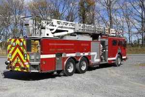2003 LTI 104′ Aerial Quint