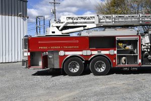 2003 LTI 104′ Aerial Quint
