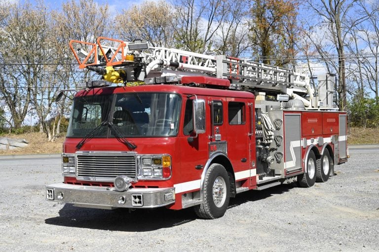 2003 104′ Aerial Quint