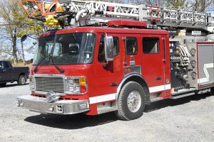 2003 LTI 104′ Aerial Quint