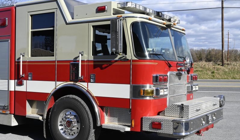 SOLD SOLD SOLD 2006 Pierce Walk Around Rescue with light tower and Cascade full