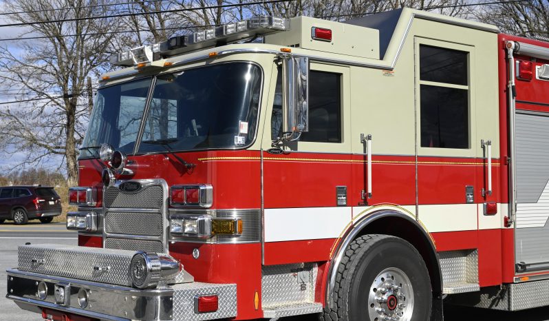 SOLD SOLD SOLD 2006 Pierce Walk Around Rescue with light tower and Cascade full