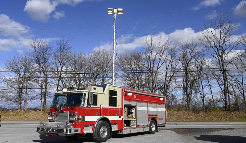 SOLD SOLD SOLD 2006 Pierce Walk Around Rescue with light tower and Cascade full