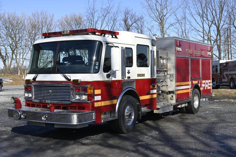 2003 1500/1000 Rescue Pumper With light tower