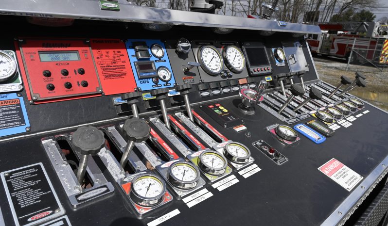 SOLD SOLD SOLD 2007 Pierce 2000/500 Rescue Pumper with Light Tower full