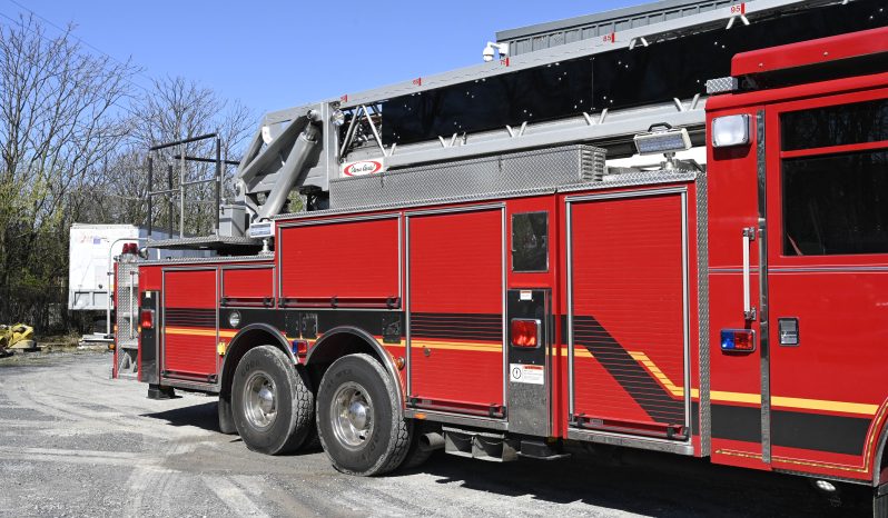 2004 Pierce 105′  Rear Mount Aerial full