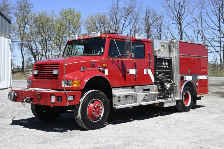 2002 4×4 Attack Pumper 750/300 with Rescue tools