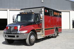 2003 International KME Walk in Rescue with Cascade