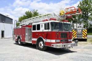 2000 Seagrave 75′ Aerial Quint “Meanstick”