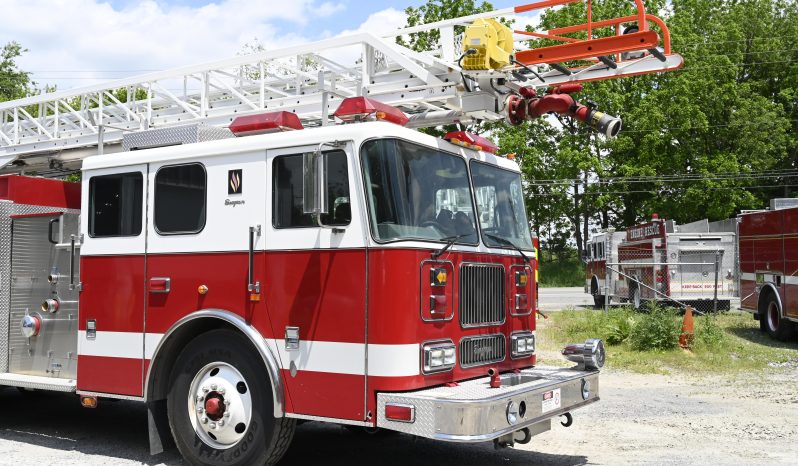 2000 Seagrave 75′ Aerial Quint “Meanstick” full
