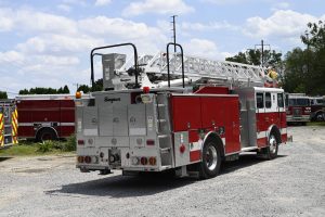 2000 Seagrave 75′ Aerial Quint “Meanstick”