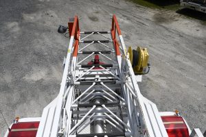 2000 Seagrave 75′ Aerial Quint “Meanstick”