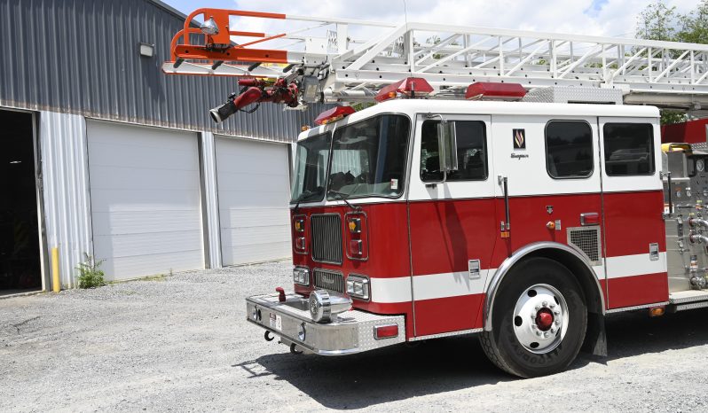 2000 Seagrave 75′ Aerial Quint “Meanstick” full