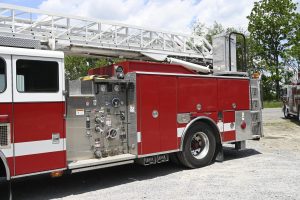 2000 Seagrave 75′ Aerial Quint “Meanstick”