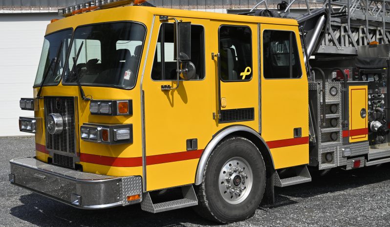 1999 Sutphen 70′ Midmount Platform Quint full