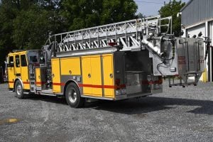 1999 Sutphen 70′ Midmount Platform Quint