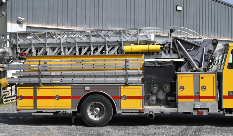 1999 Sutphen 70′ Midmount Platform Quint full