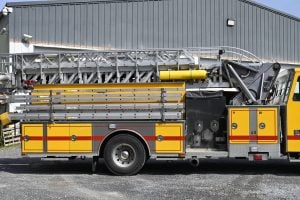 1999 Sutphen 70′ Midmount Platform Quint