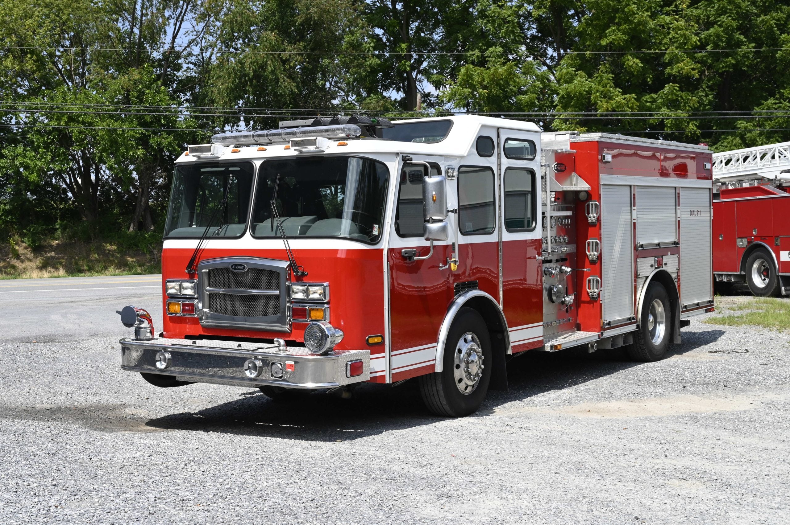 2010 E-One 1250/530 Rescue Pumper with Light tower and Rescue tools