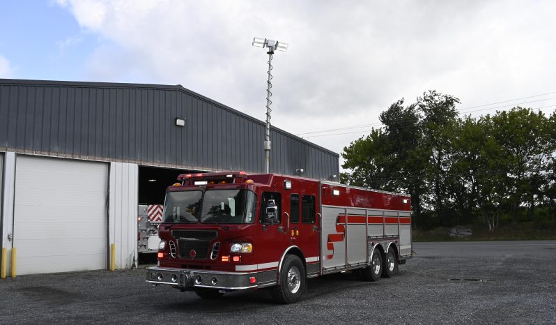 2004 Spartan 2000/1100 Rescue Pumper With Light Tower full