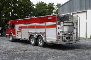 2004 Spartan 2000/1100 Rescue Pumper With Light Tower
