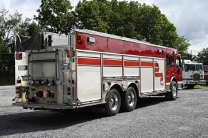 2004 Spartan 2000/1100 Rescue Pumper With Light Tower