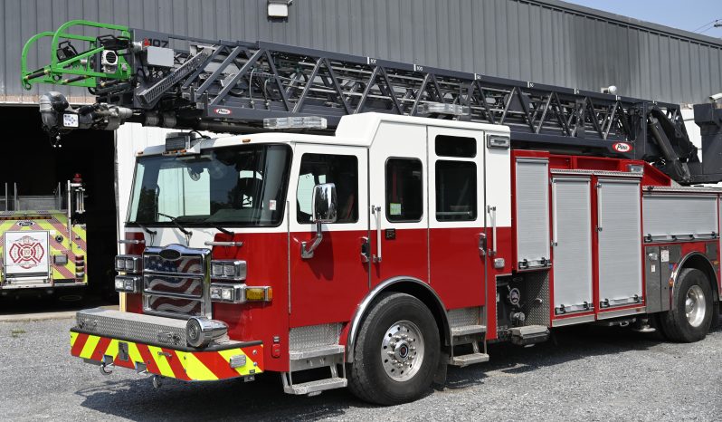 2018 Pierce Enforcer 107′ Aerial Quint full
