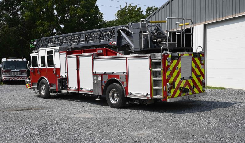 2018 Pierce Enforcer 107′ Aerial Quint full