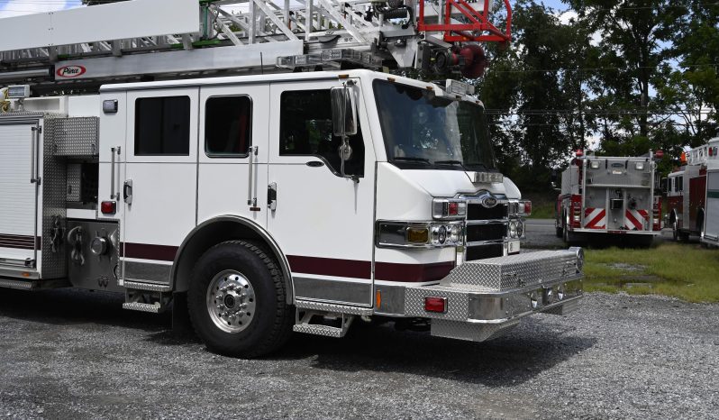 2009 Pierce 75′ Heavy Duty Aluminum Aerial Quint full