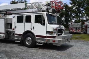 2009 Pierce 75′ Heavy Duty Aluminum Aerial Quint