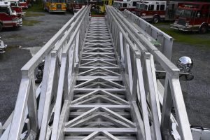 2009 Pierce 75′ Heavy Duty Aluminum Aerial Quint
