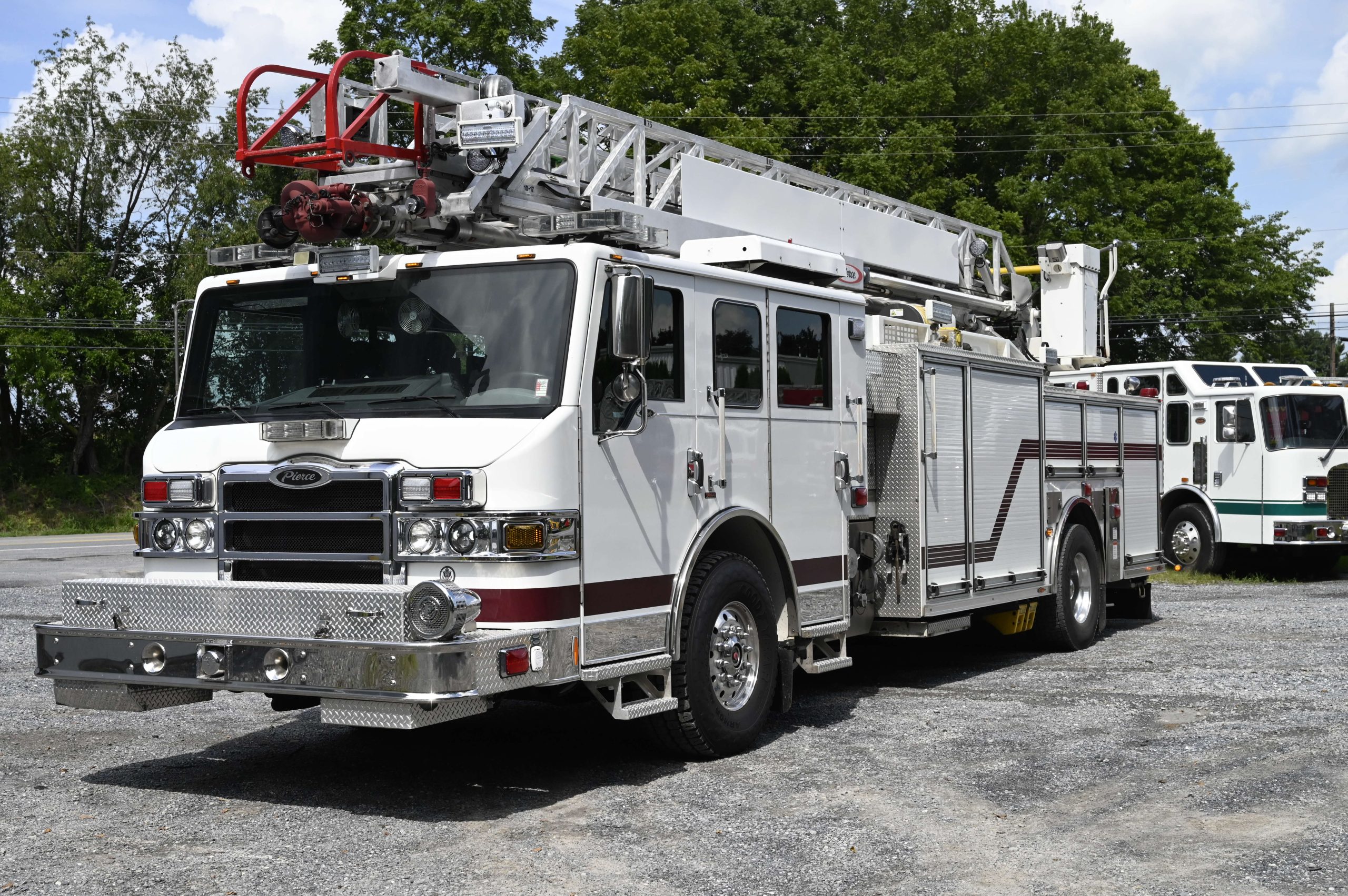 2009 Pierce 75′ Heavy Duty Aluminum Aerial Quint