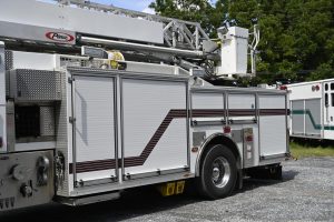 2009 Pierce 75′ Heavy Duty Aluminum Aerial Quint