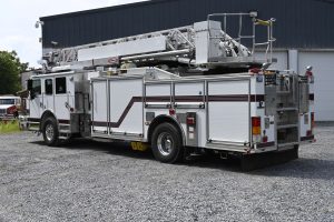 2009 Pierce 75′ Heavy Duty Aluminum Aerial Quint