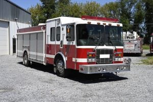 2002 HME Non Walk-In Heavy Rescue with Light Tower and Cascade System