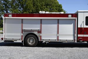 2002 HME Non Walk-In Heavy Rescue with Light Tower and Cascade System