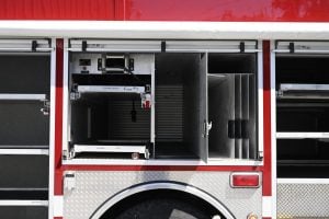 2002 HME Non Walk-In Heavy Rescue with Light Tower and Cascade System
