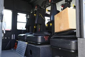 2002 HME Non Walk-In Heavy Rescue with Light Tower and Cascade System