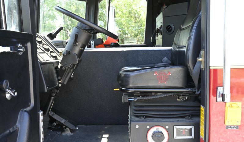 2002 HME Non Walk-In Heavy Rescue with Light Tower and Cascade System full