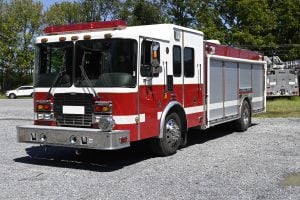 2002 HME Non Walk-In Heavy Rescue with Light Tower and Cascade System