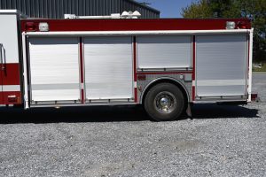 2002 HME Non Walk-In Heavy Rescue with Light Tower and Cascade System