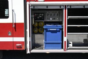 2002 HME Non Walk-In Heavy Rescue with Light Tower and Cascade System