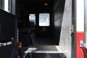 2002 HME Non Walk-In Heavy Rescue with Light Tower and Cascade System
