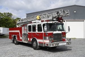 2005 E-One 75′ HP Aluminum Aerial Quint
